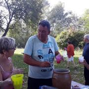 allez ! une petite rincette pour Marcelline  et Brigitte